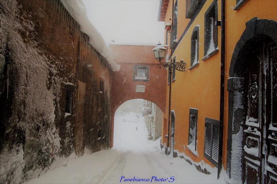 Отель L'Arco Dei Sogni Malvagna Экстерьер фото
